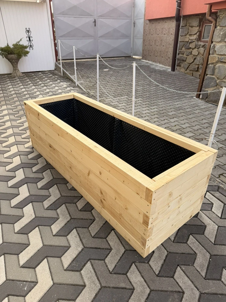 Záhony, květináče, truhlíky