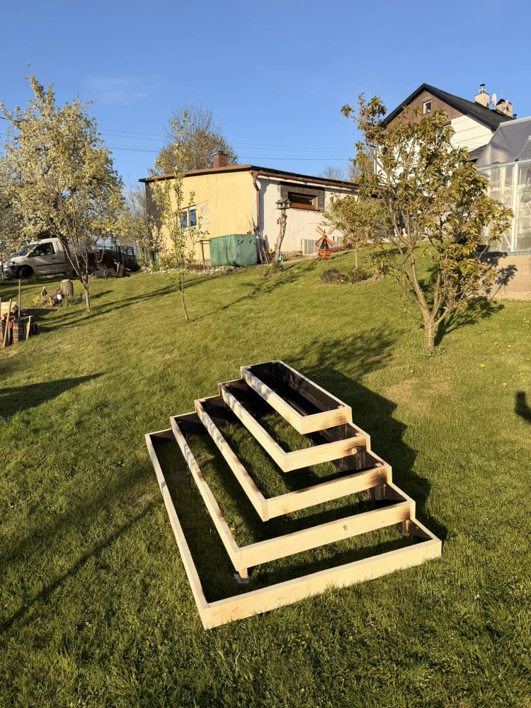 Pyramida na jahody